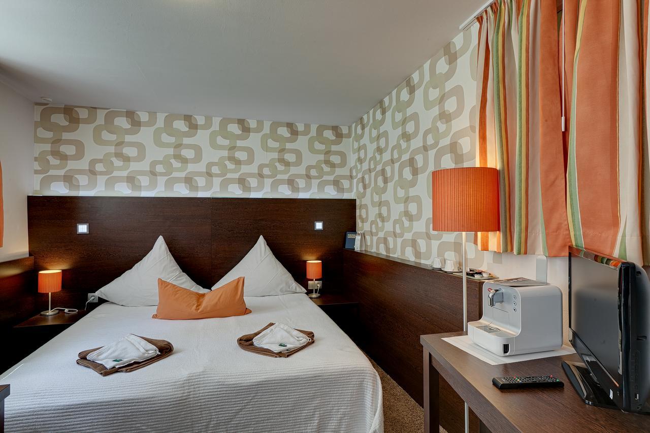 Hotel Kleine Radlerherberge Mockmuhl ภายนอก รูปภาพ